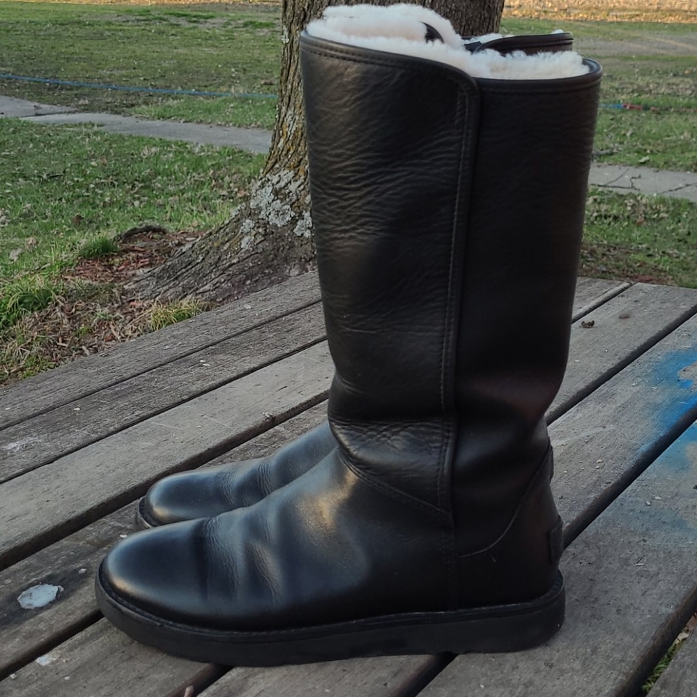Ugg Abree tall leather boots size 38 runs small